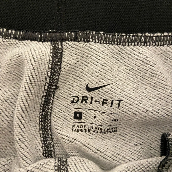 NWOT | Nike‎ women’s gray loose cropped lounge sweatpants — small - Picture 8 of 9